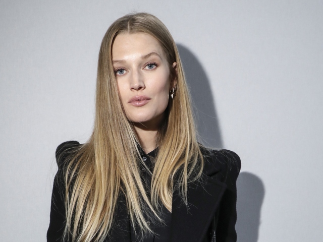 15 najlepších líčení a úprav, týždeň módy, Toni Garrn