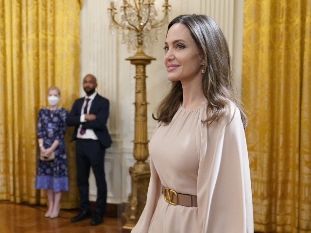 Angelina Jolie 