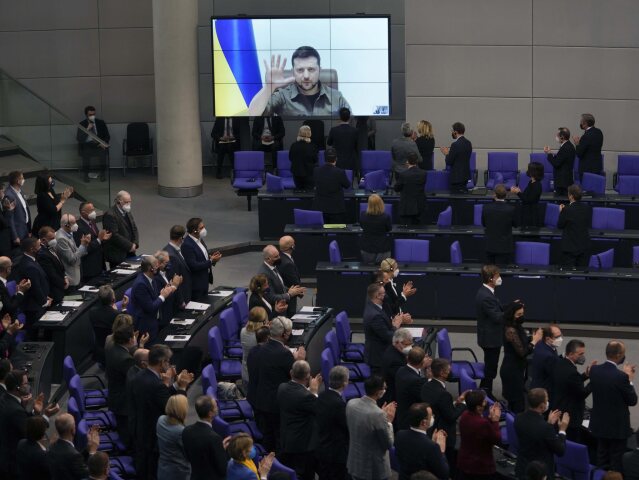 Nemecko  Bundestag Zelenskyj