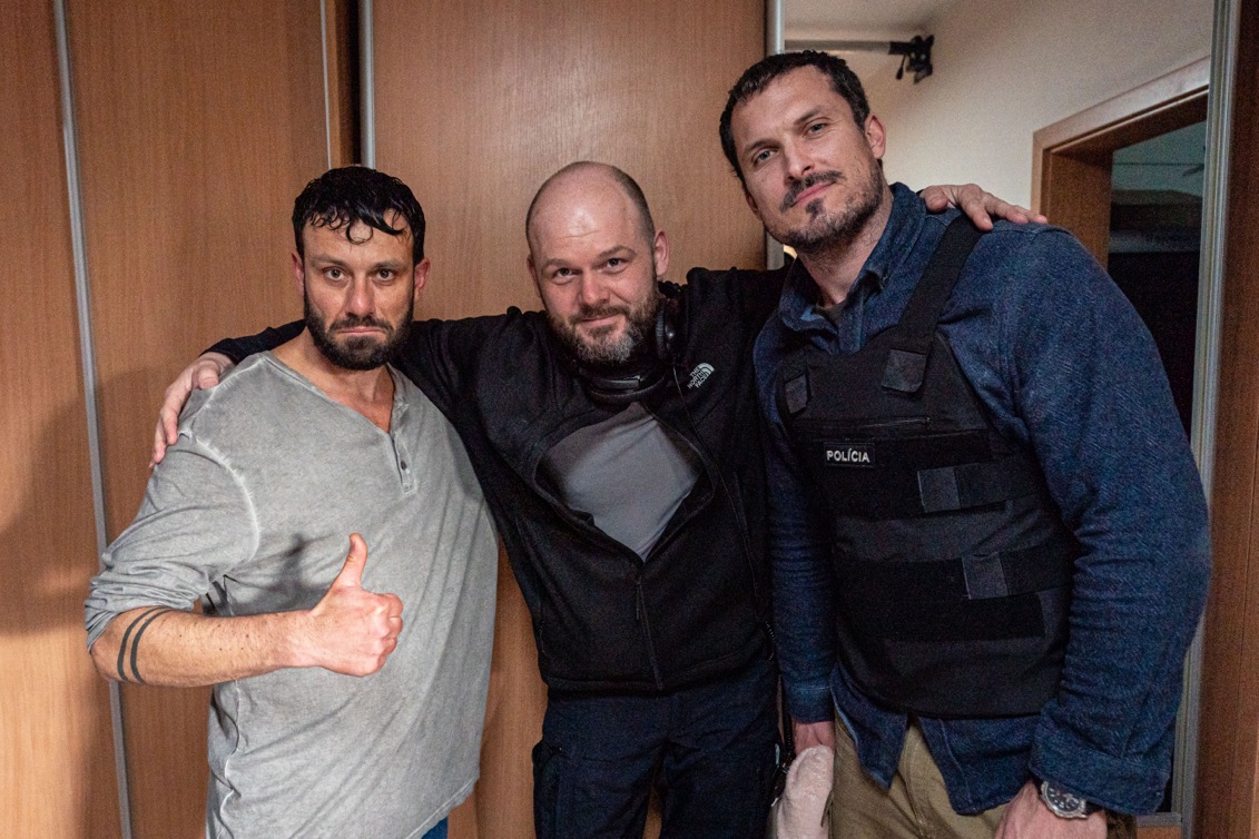 Robert Jakab, Michal Kollár a Ján Koleník počas nakrúcania seriálu Ultimátum.