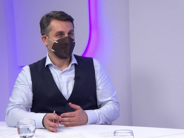 Pavel Škriniar, Ide o peniaze