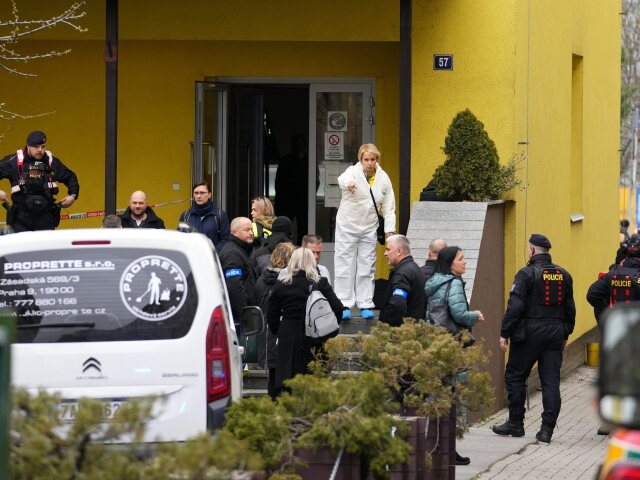 ČR Praha Útok Učiteľ Mačeta Zabitie