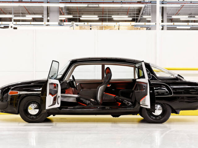 Faurecia Premium Attitude - Tatra 603 ako koncept