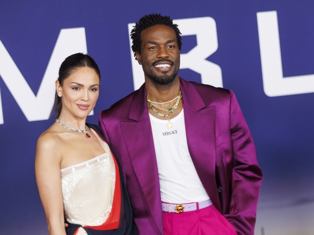 Herečka Eiza Gonzalez a jej kolega Yahya Abdul-Mateen II