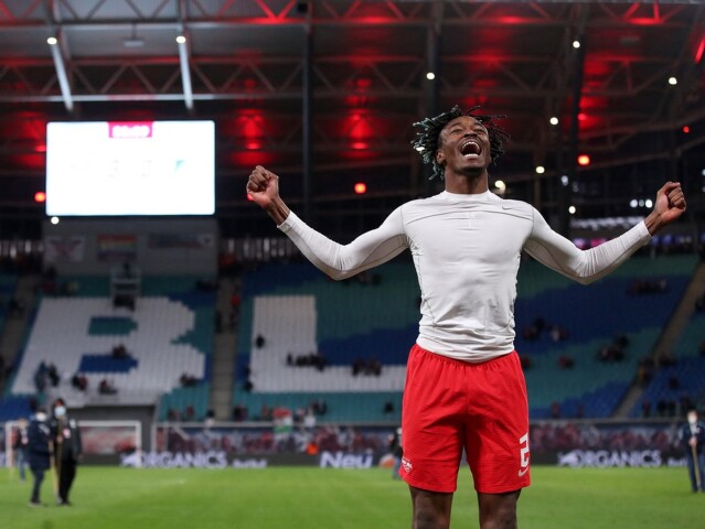 Francúzsky obranca RB Lipsko Mohamed Simakan.