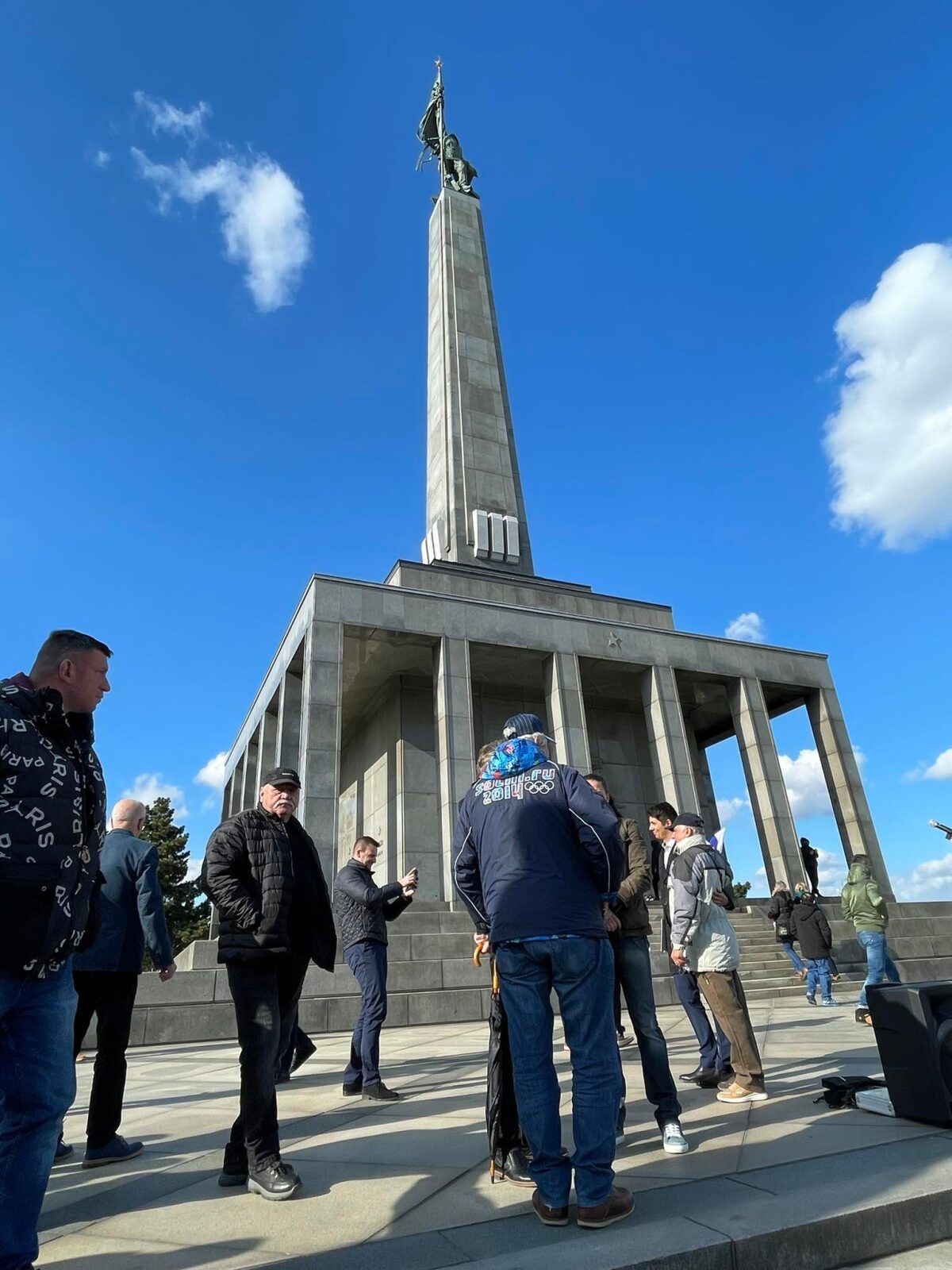 Smer, protest, Slavín