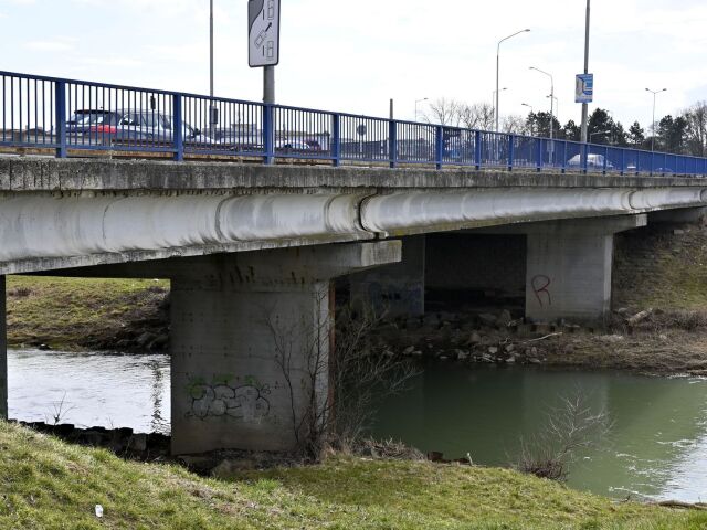 oprava mostu, Michalovce