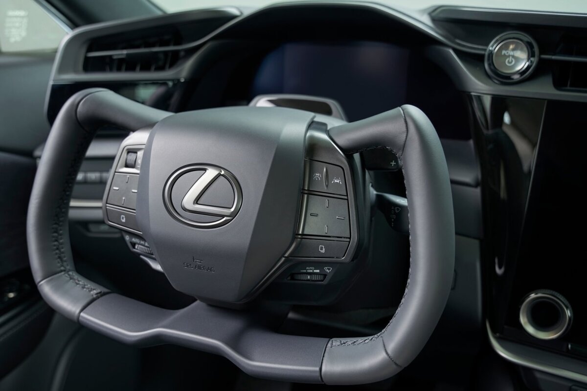 Lexus RZ 450e - 2022