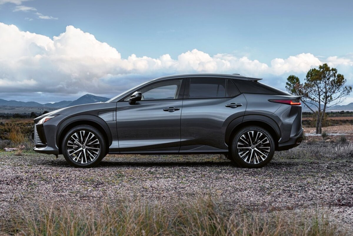 Lexus RZ 450e - 2022