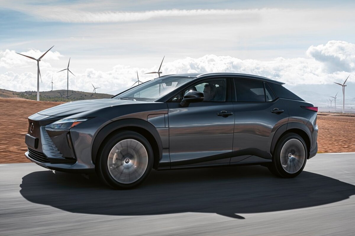 Lexus RZ 450e - 2022