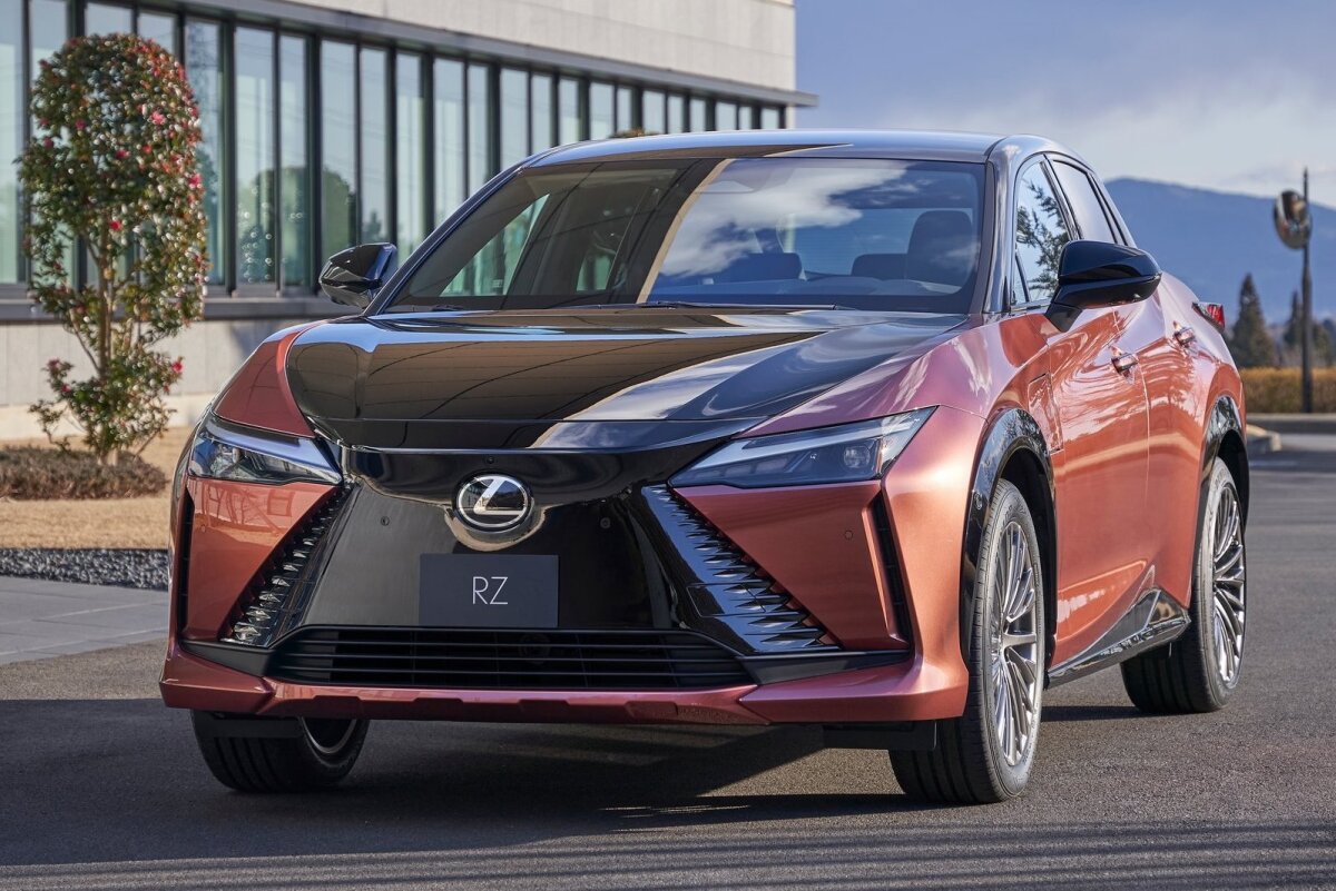 Lexus RZ 450e - 2022