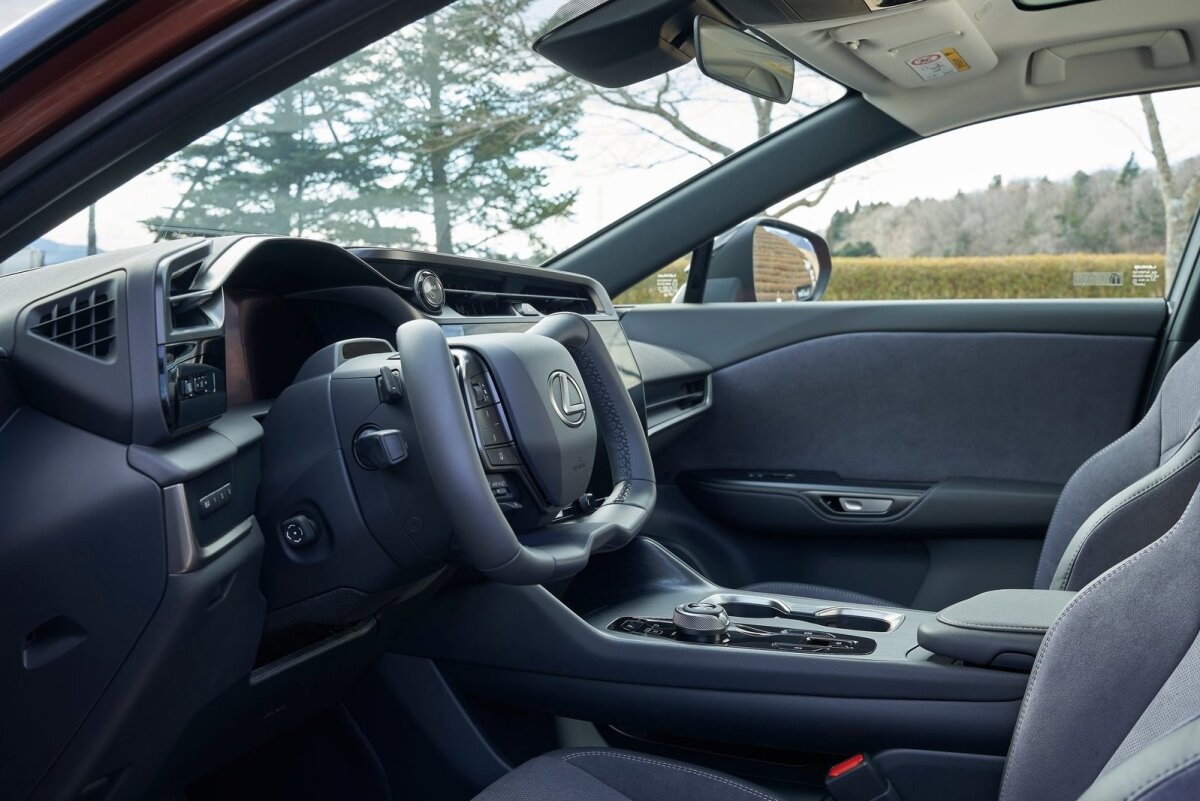 Lexus RZ 450e - 2022