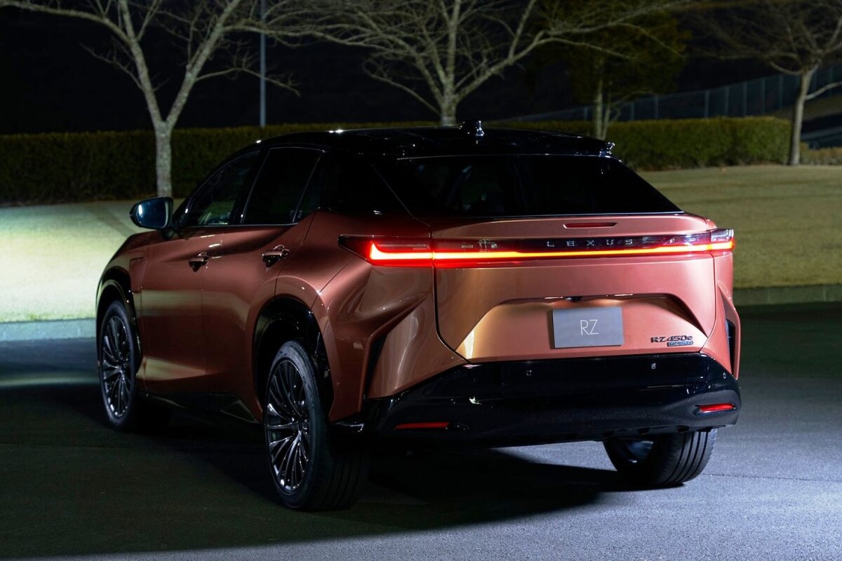 Lexus RZ 450e - 2022