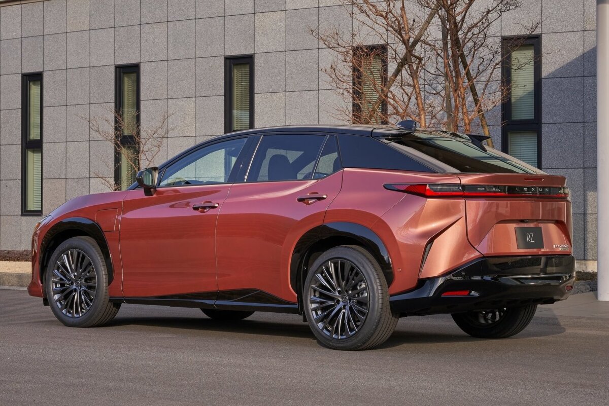 Lexus RZ 450e - 2022