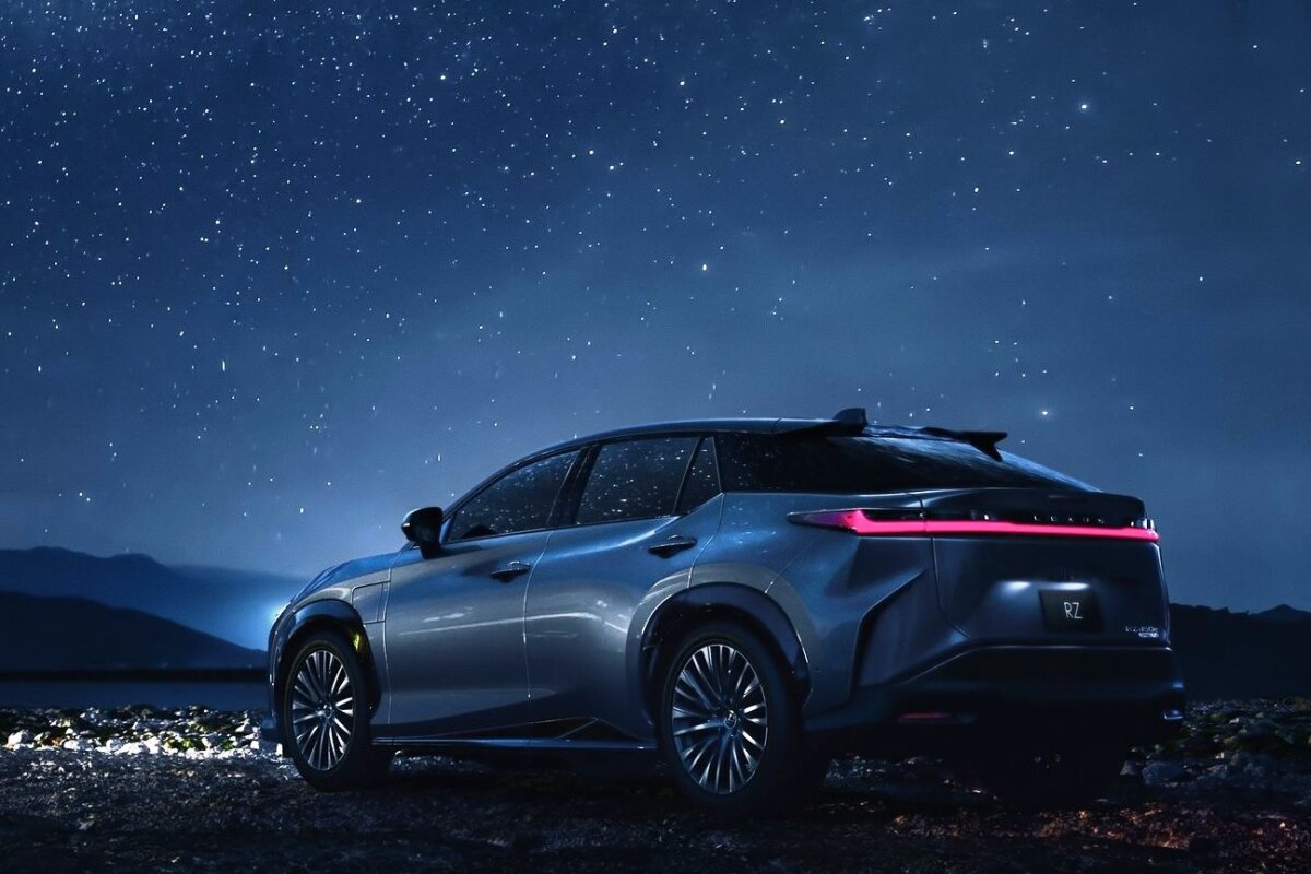 Lexus RZ 450e - 2022
