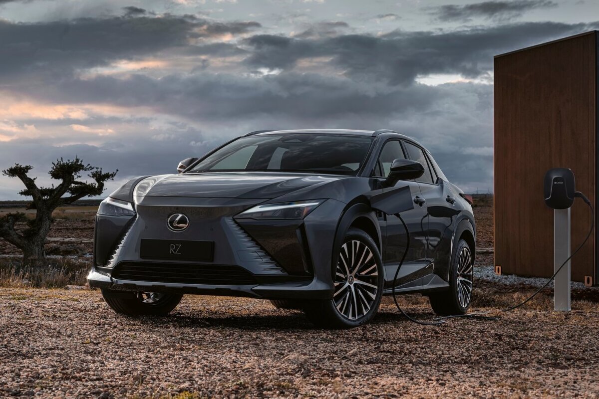 Lexus RZ 450e - 2022