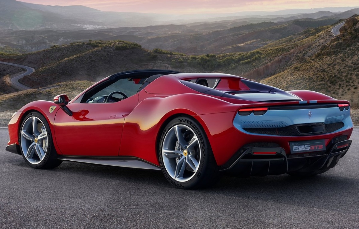 Ferrari 296 GTS 13