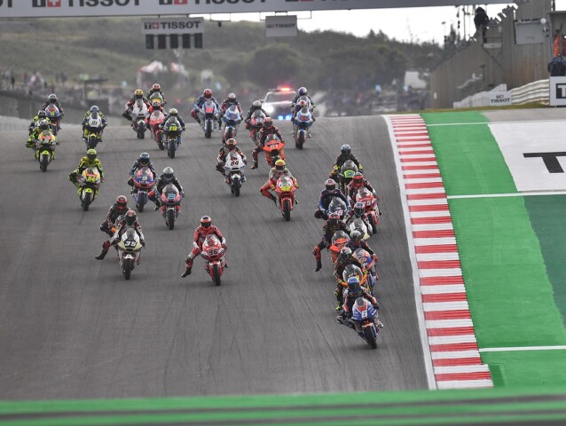 Štart pretekov Moto 2 na podujatí Grande Prémio Tissot de Portugal.