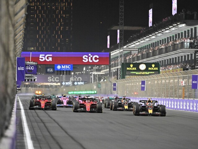 Na marcovej Veľkej cene Saudskej Arábie sa z triumfu tešil Max Verstappen.