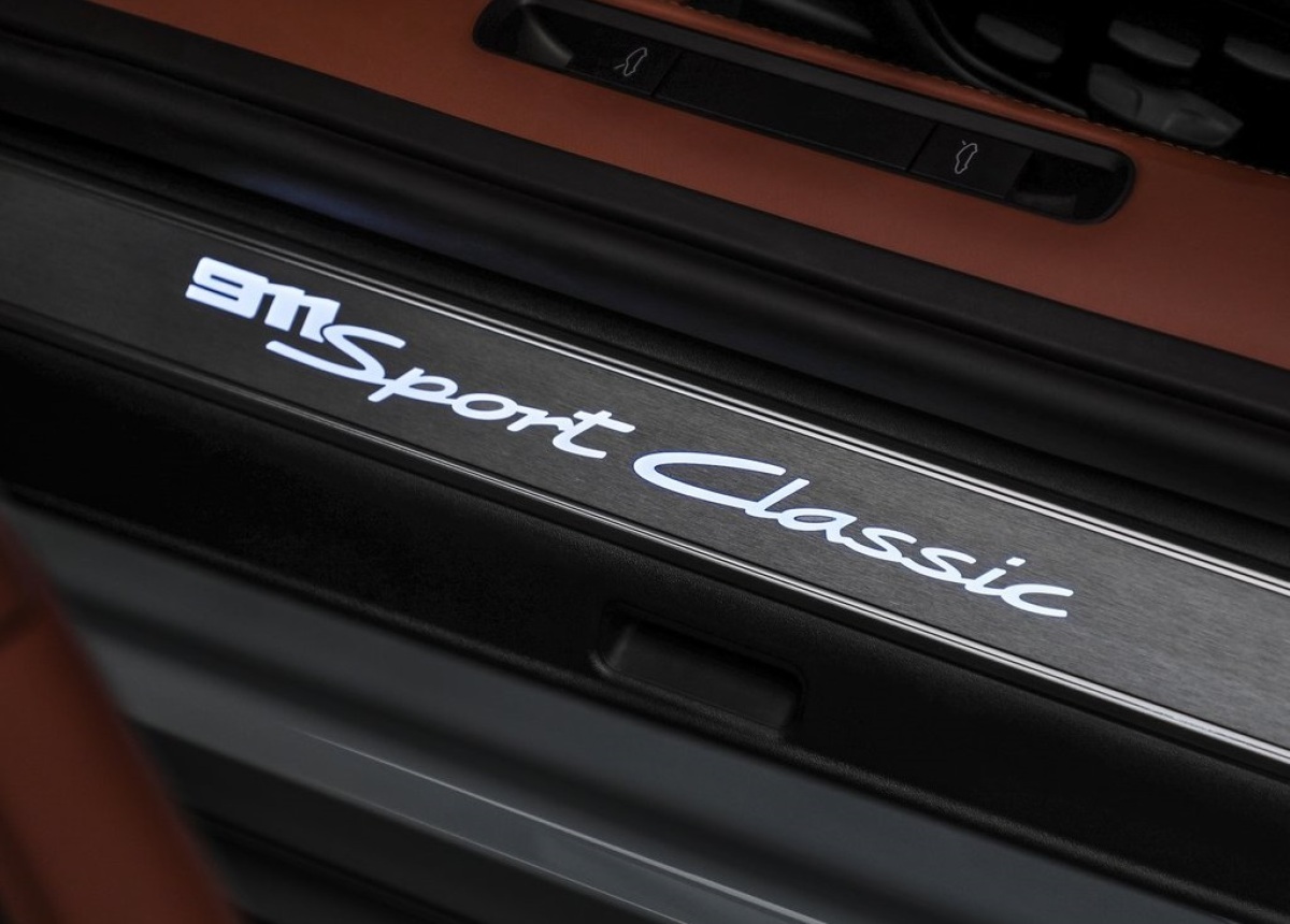 Porsche 911 Sport Classic 6