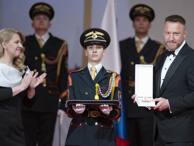 Marián Hossa po prevzatí štátneho vyznamenania z rúk prezidentky Zuzany Čaputovej.