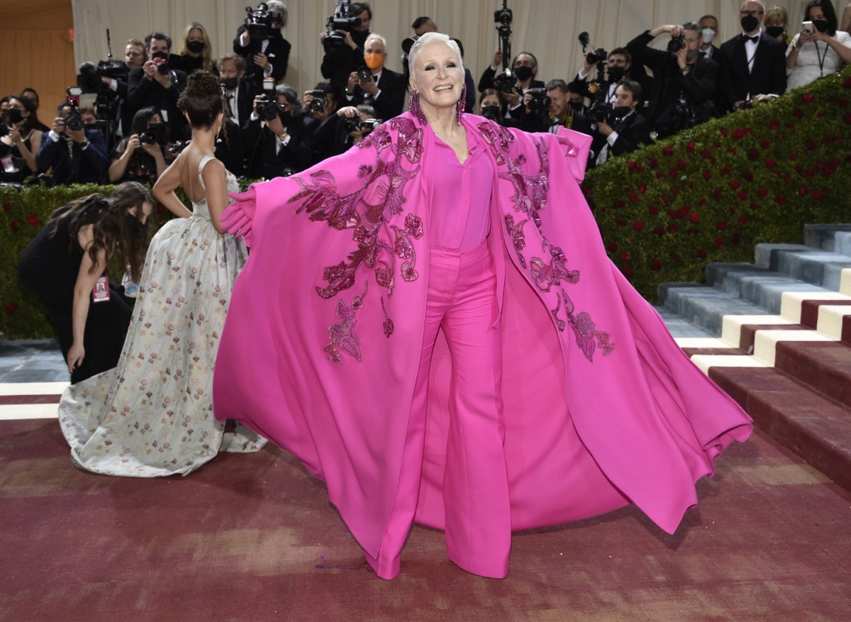 Herečka Glenn Close v kreácii z dielne značky Valentino. 