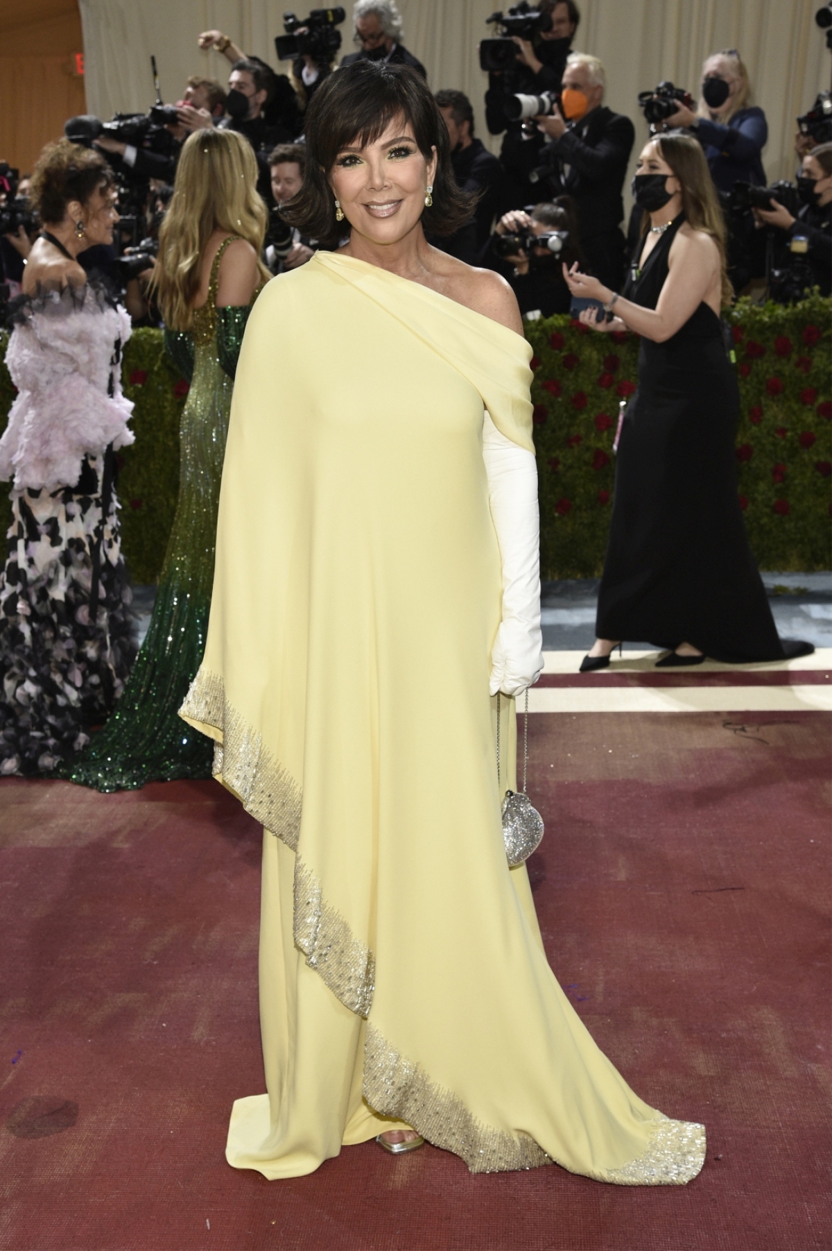 Televízna celebrita Kris Jenner v kreácii Oscar de la Renta