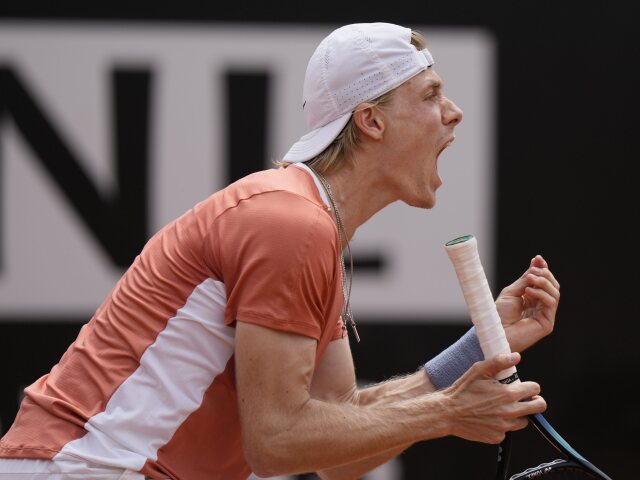 Denis Shapovalov r
