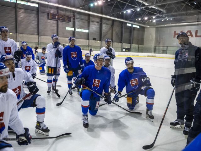 SR Fínsko MS2022 Hokej tréning BAX