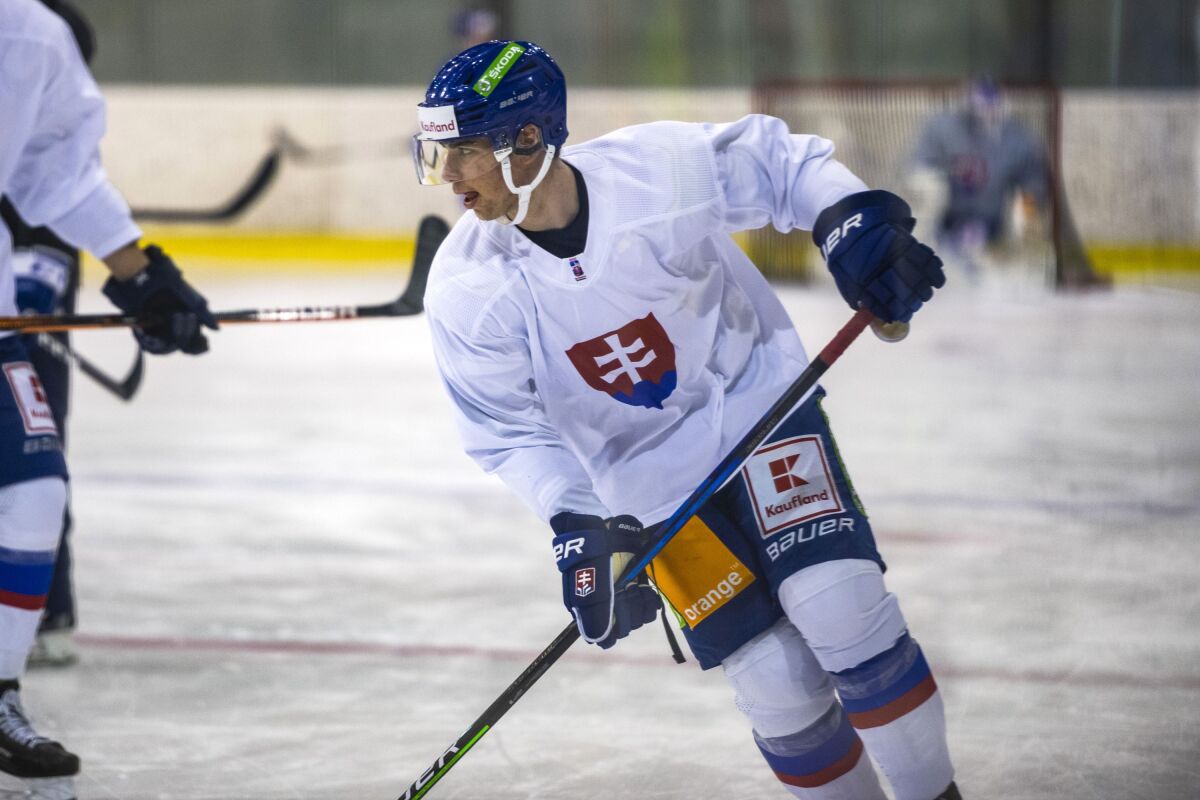 SR Fínsko MS2022 Hokej tréning BAX