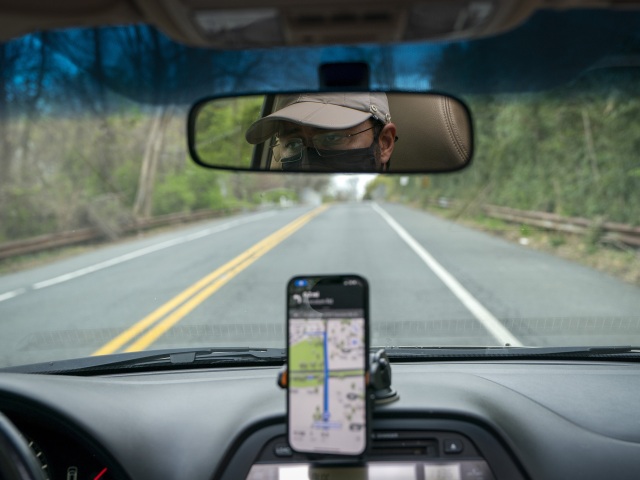 GPS / Navigácia / Cesta / Šoférovanie / Auto /