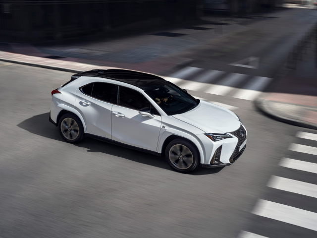 Inovovaný Lexus UX (2023)