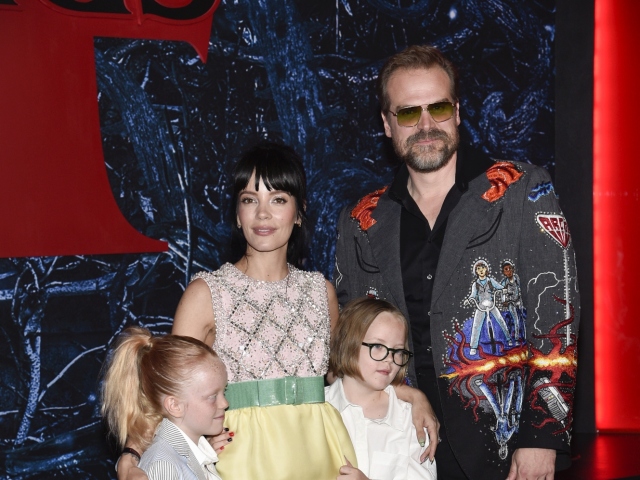 Lily Allen, jej manžel David Harbour
