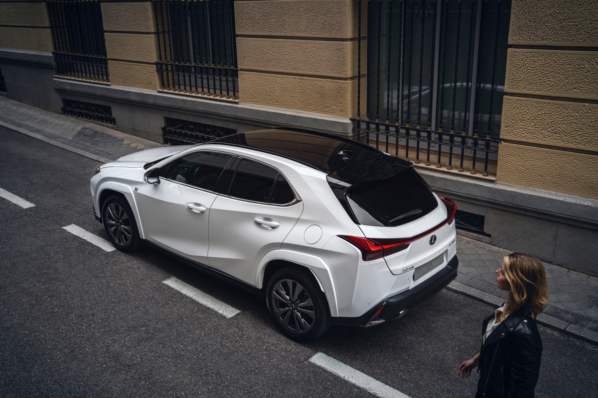 Inovovaný Lexus UX (2023)