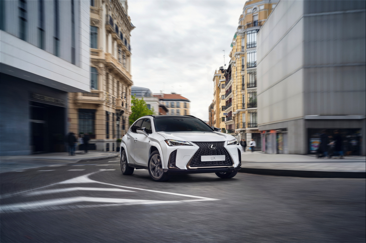Inovovaný Lexus UX (2023)