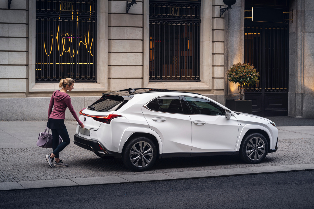 Inovovaný Lexus UX (2023)