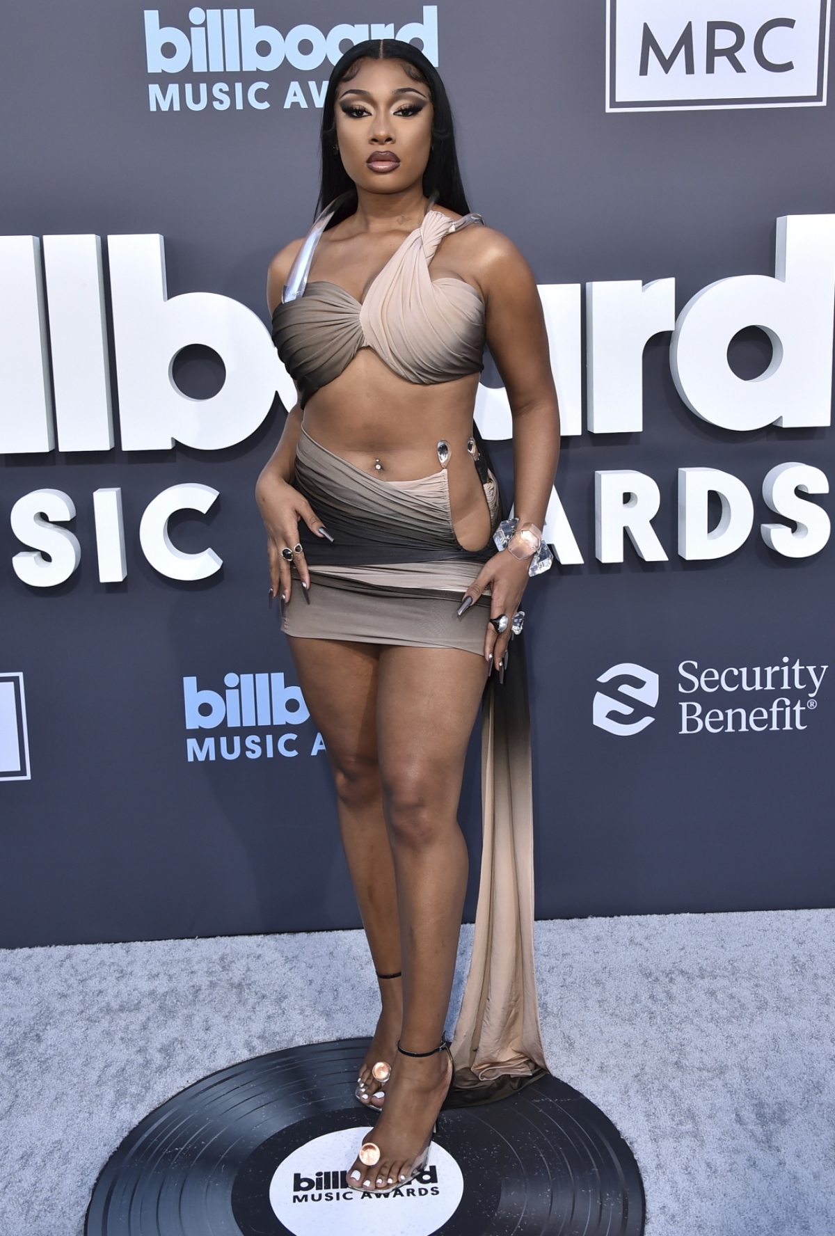 Raperka Megan Thee Stallion v kreácii Mugler. 