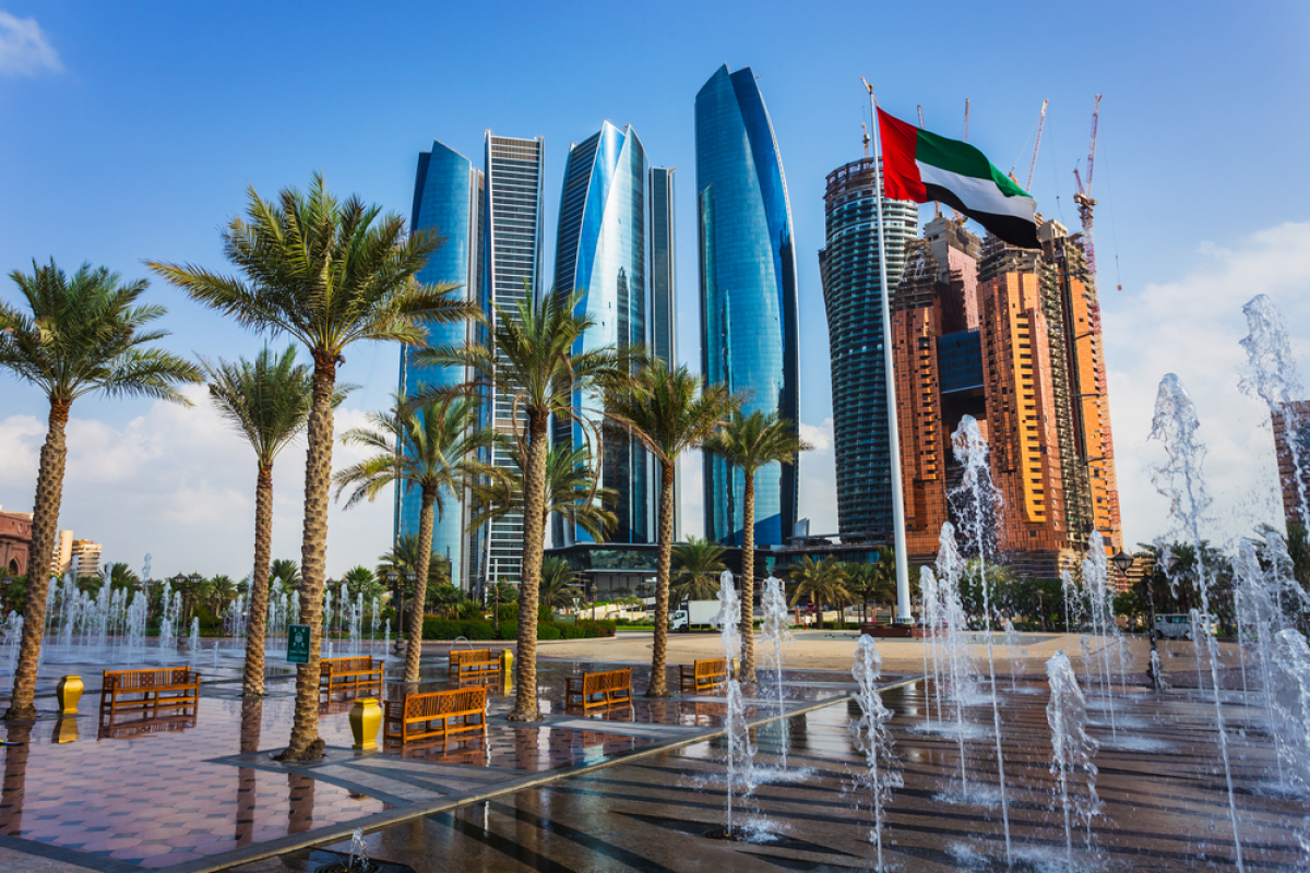 NEPOUZ Abu Dhabi je hlavnym mestom Spojenych arabskych emiratov. - Shutterstock.jpg