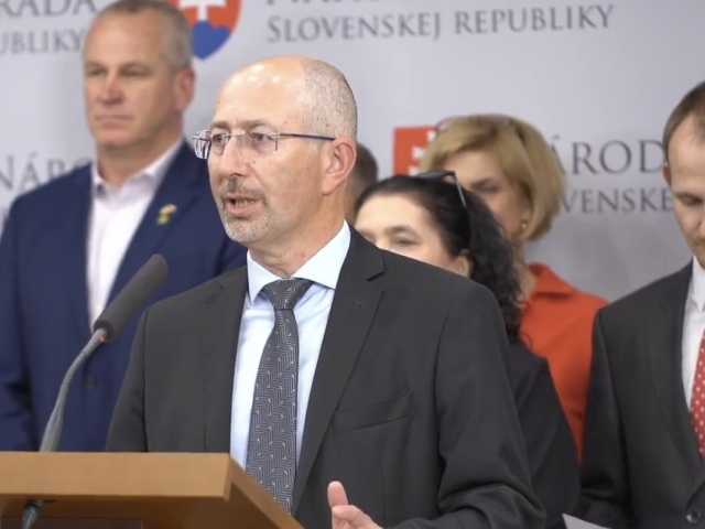Poslanci OĽaNo