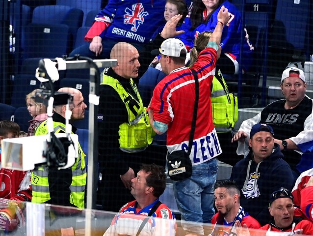 Českí priaznivci mali na MS problémy s usporiadateľmi.