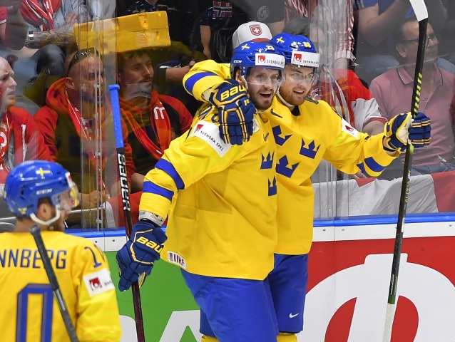 Jediný gól Švédska strelil William Nylander (vpravo).