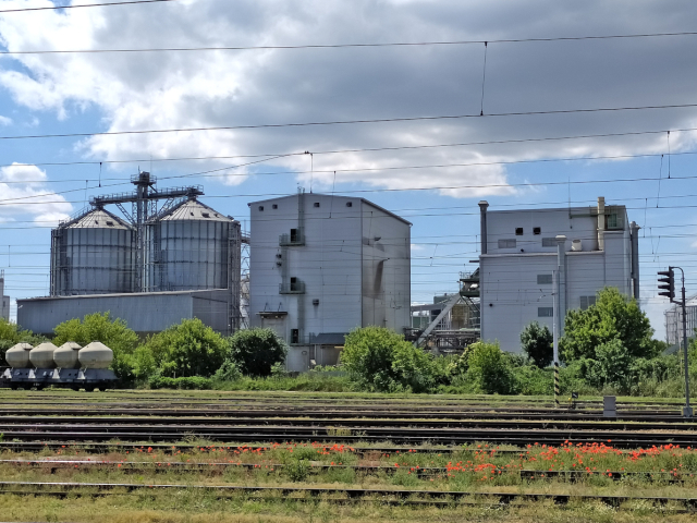 Leopoldov, repka, zapach, zeleznica, fabrika