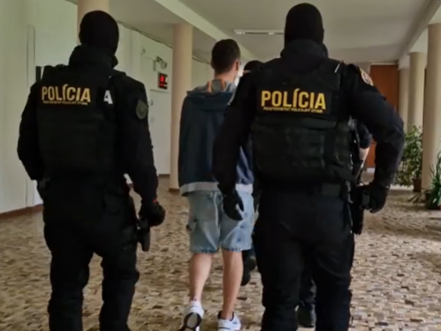 Polícia / Ukrajinec /