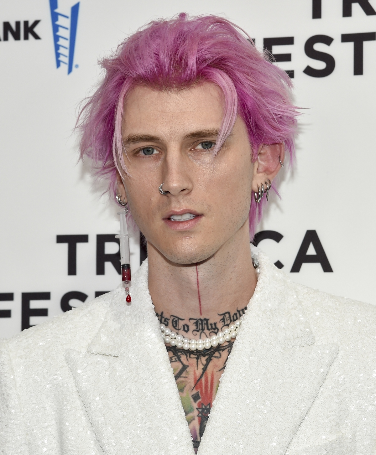 Colson Baker, známy tiež ako hudobník pod pseudonymom Machine Gun Kelly