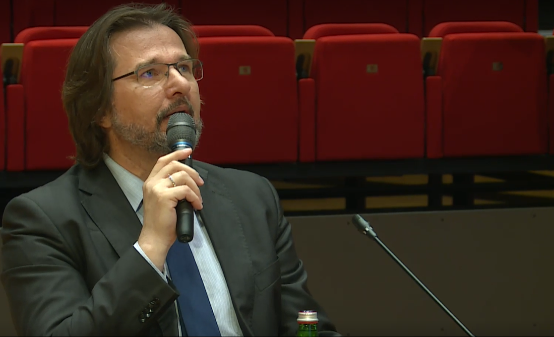 Dramaturg Peter Janků prezentuje svoj program na verejnom vypočutí kandidátov na generálneho riaditeľa RTVS.