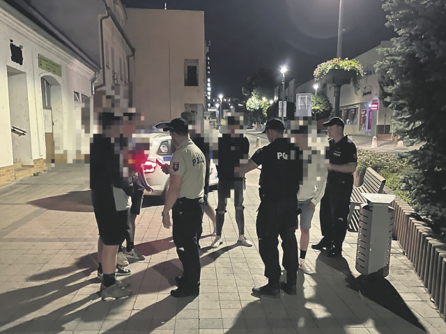 Hlohoveckí policajti kontrolovali mládež