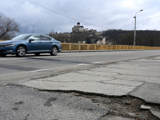SR Trenčín mosty nevyhovujúce oprava TNX