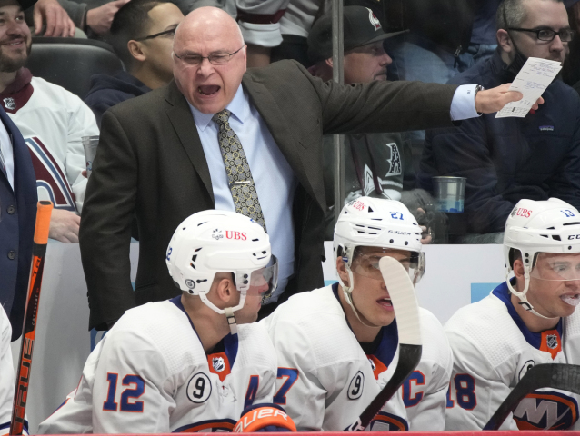 Barry Trotz viedol v poslednej sezóny hráčov New York Islanders.