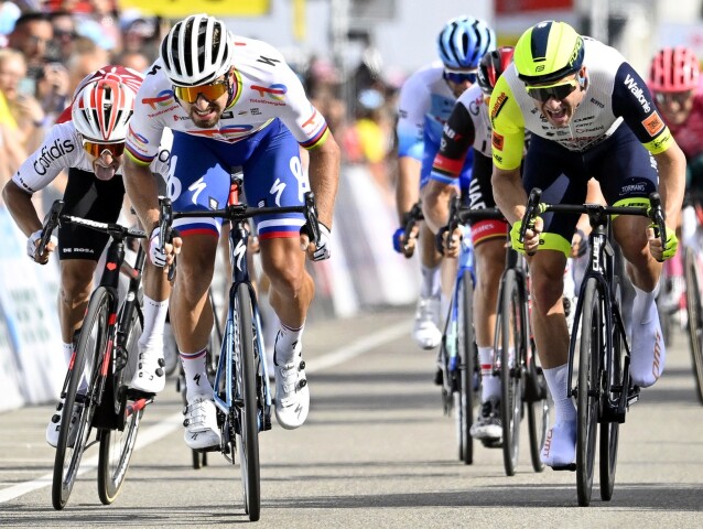 Peter Sagan vo finiši 3. etapy Okolo Švajčiarska.