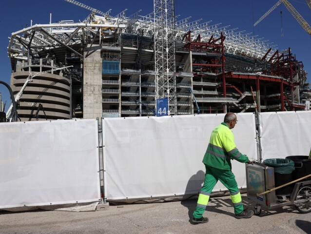 Rekonštrukciu štadióna Santiaga Bernabéua brzdí nedostatok ocele.